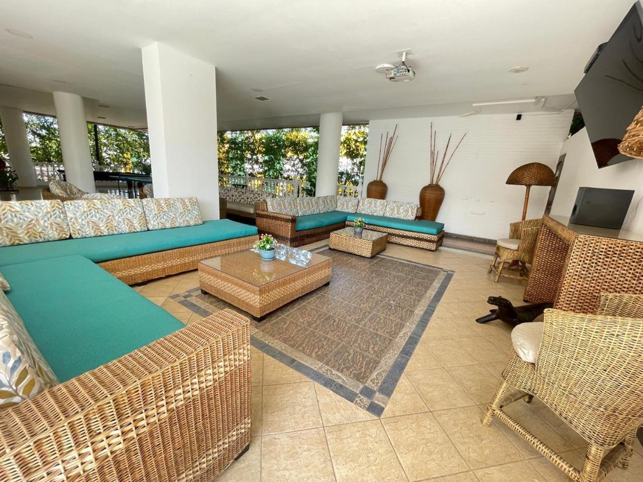 Zahira Hotel เมลการ์ ภายนอก รูปภาพ